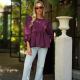 PUES QUIERO UNA BLUSA DE TERCIOPELO ROJO