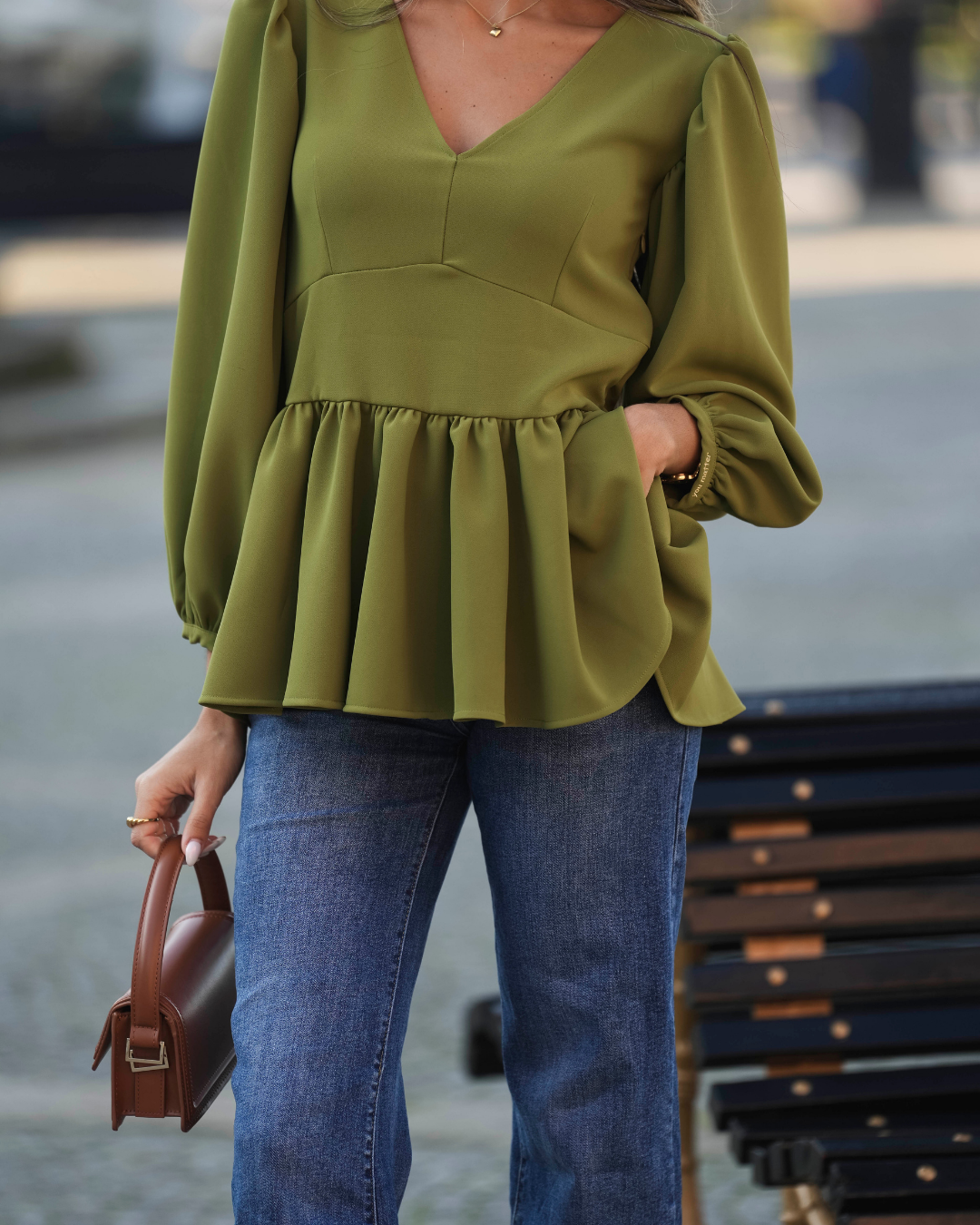 MATTER BLOUSE OLIVE