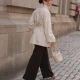 BE POWERFUL SHORT TRENCH COAT CREME - IMPERMEÁVEL